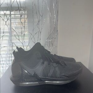 Black Nike Athletic Shoes Lebron Witness 7